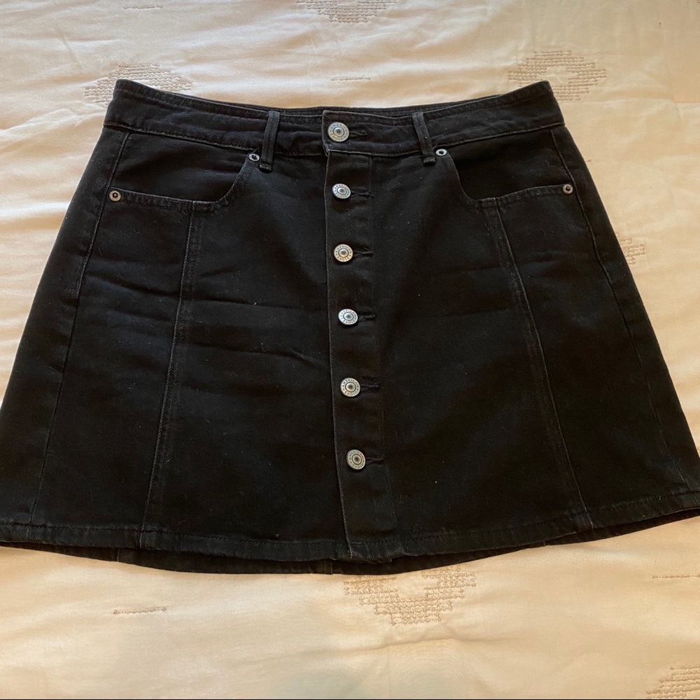 American Eagle Button up front denim skirt